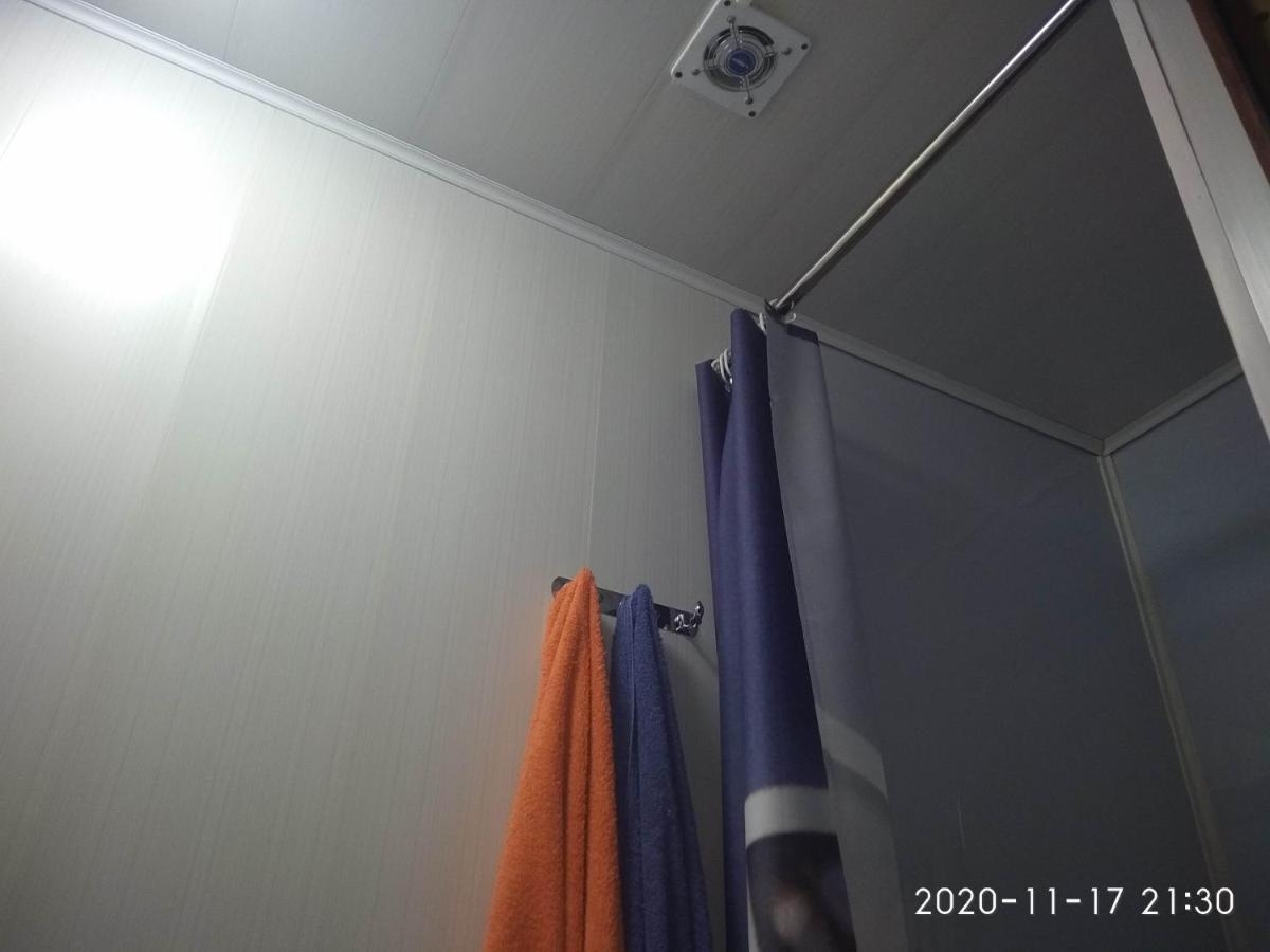 Apartment In A Guest House Almaty Exterior foto