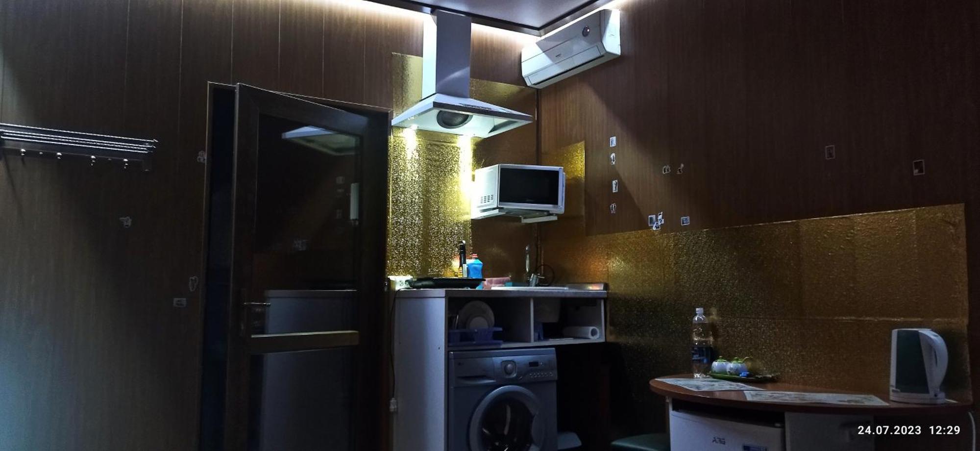 Apartment In A Guest House Almaty Exterior foto